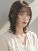 ヴェイン 渋谷(vain)&nbsp;ミディアム ウルフ 外ハネ くびれ 艶髪 オリーブグレージュ