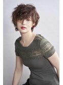 20代シースルーバングハイライトオリーブカラーショートボブ