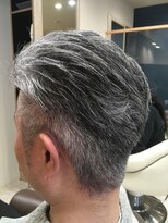 ヘアサロンアンドヘアメイクディー(hair salon hair make D)&nbsp;仙台D  アップバング×ソフトツーブロック 白髪活かす新郎style