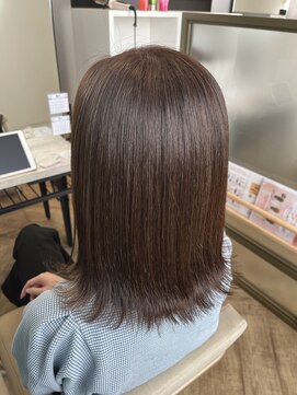 プラス ファースト ヘア(Plus 1st) ヌーディーブラウンｘ外ハネミディアム