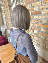 ココロヘアー マド(Cocolo hair MADO) モノトーンカラー｜切りっぱなしボブ｜ハイトーン20代/30代/40代