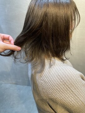 ライズ バイ レボ(RISE by REVO) 大人可愛いココアベージュグレージュカラーボブウルフ黒髪我孫子