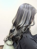 レアナ バイ ニーナ(Leana by NINA)&nbsp;プルエクステでロングヘア