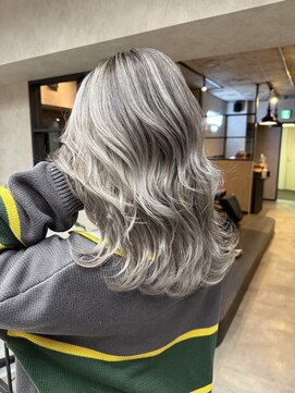 サニー 渋谷(SUNNY) バレイヤージュ、ハイライト、レイヤーロング、グレーベージュ