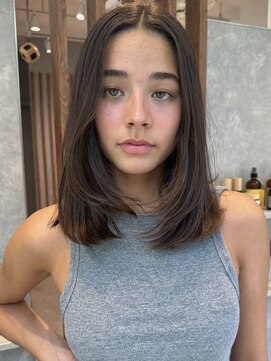 ビュートリアム 南青山(BEAUTRIUM) ロブ ミディアムレイヤー 顔まわりレイヤー 海外レイヤー 表参道