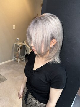 ブロンドバイピンキー(Blond by Pinky) ホワイトモカベージュ