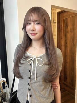 ロティー(loty) ラベンダーグレージュ　レイヤーカット　顔周りカット　10代20代