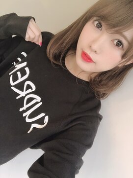 ユーフォリア 新宿通り(Euphoria) 20代、30代、40代　前下がり　丸みショートボブ　柔らかベージュ