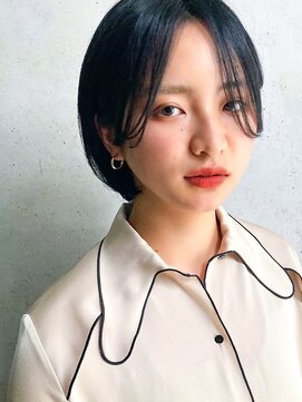 ローランド(Rowland) ショート！センターパート！透明感アッシュブラック