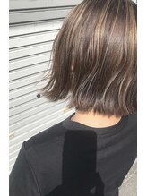 大人世代のカラーメニュー（ハイライト、ブリーチ、白髪ぼかしカラー）