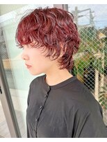 ホロ(hollo) ブリーチパーマボルドーレッドカラーマッシュショートパーマ
