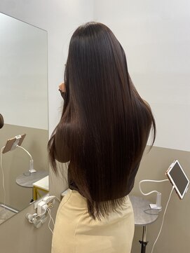 シュヴーブリヤン(cheveux brillants) 【美髪縮毛矯正で再現性100%艶髪】艶髪ロングで仕草も色っぽく