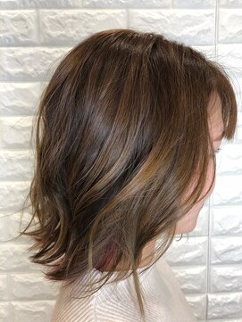 フレッシュサラダディーズ(D's) ツヤ巻きスタイル