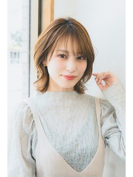 ジパングインスパイア 短めミディアムなウルフボブスタイル