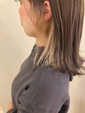 モルニ(MORNI) インナーカラー_マロンベージュ Aラインボブ かきあげ