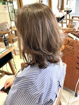 バブ バイネオリーブ(Bab by neolive) 外ハネミディ