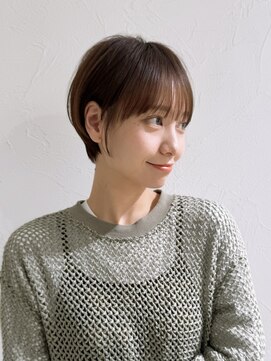 アンド ストーリーズ(&STORIES) 前髪あり耳掛け丸みくびれショートボブ20代30代40代50代（蘭）