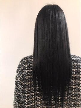 クララ トヨハシ(CLALA Toyohashi) ブルーブラック　髪質改善トリートメント