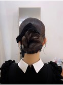シンプルボリュームシニヨン