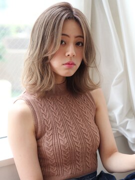 ヴィヴィ(VIVIE) 大人小顔艶髪金髪外ハネボブディホワイトブロンド美髪ハイライト