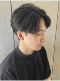 メンズ前下がりセンターパートナチュラル感毛流れ重視ニュアンス