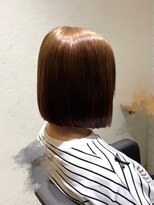 カーラ(Cara)&nbsp;明るめベージュカラー × ミニボブ