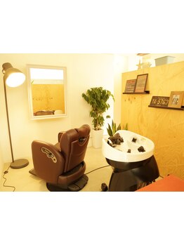 半個室のスパ専用ブースをご用意♪大型店のような騒がしさもなく、ゆったりとリラックスして寛げる空間。