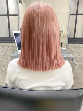 レーベン(LEBEN) ピンクホワイトベージュ×切りっぱなしボブ