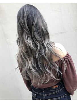 メリー(merry craftsman's factory) 外国人風バレイヤージュ、ハイライトカラーアッシュベージュ