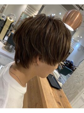 ツリーズ(Trees) ショートボブ、ハイライトデザイン！