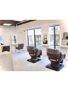 ＊21:00まで営業＊駐車場完備！お仕事や学校帰りにも気軽に通えるサロン《D.Grace》でご褒美タイムを─☆