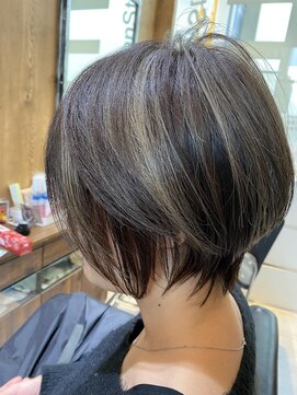 イー(E) ショート