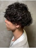 ツーブロックマッシュ ツイスパ 束感 20代 黒髪ショート