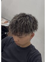 ルートヘアー(Root Hair)&nbsp;金メッシュ ＆ ツイストパーマ