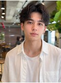 ツーブロック刈り上げ毛流れショートセンターパート