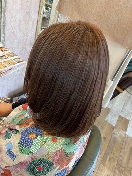 ハグエヴェック(HUG AVEC) ツヤツヤコーラルベージュ