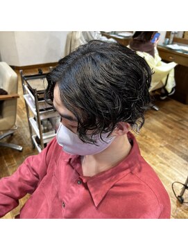 エクリ 麻布十番(equri) スパイラルパーマ　センターパート　ツーブロック