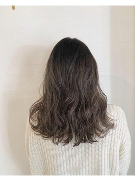 ルッソ チアロ(Lusso chiaro) ☆外巻きセミロング☆/30代40代50代