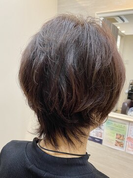 ホリスティックビューティーファミリア ショートウルフ