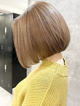 ベア(Bear) ダブルカラーくすみピンクベージュブリーチカラーハイトーンボブ