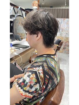 カルナ バイ エルモ(calna by ELMO) スーツ短髪ツーブロック束感モテる黒髪シークレットパーマ流行