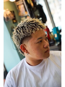 タイト スワッグ バーバーワークス(TIGHT SWAG BARBERWORKS) テーパーカット×スパイキーショート