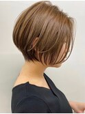 大人ショートカットウェットヘアオリーブベージュデザインカラー