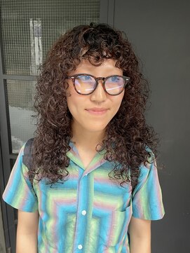 ナループロアオハナ(Nalu pu loa ohana) ハードパーマ/海外風ヘア/外国人風パーマ/スパイラルパーマ/原宿