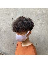 ウノプリールヴァモス(unopulir Vamos)&nbsp;前下がりツイストスパイラルパーマ刈り上げブラウン縦落ち