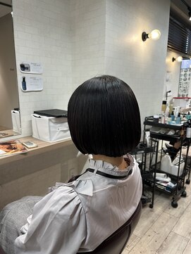 コワファーストナガサキシャンプーボーイ(COIFF1RST NAGASAKI SHAMPOO BOY) まるみボブ