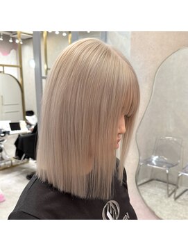 ロンド レア 天神大名店(Lond Le’a) ミディアムヘア/フェイスフレミング /暗めカラー/デザインカラー