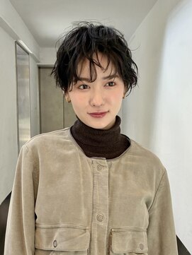 黒髪ショート／ショートボブ／ニュアンスパーマ／マッシュ