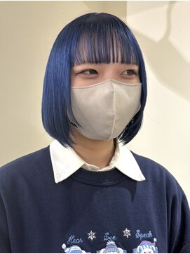 フイ(HUI) ブルーブリーチハイトーンカラー青髪ウルフカット/natsuki 金山