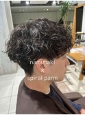30代メンズに人気の波巻きツイストスパイラル｜大人のパーマ